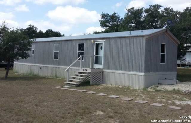 Very Cute 2/2 With Lake Access and Ammenities - 724 Private Road 1512, Medina County, TX 78003