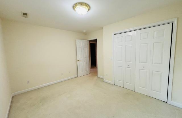 * RE-RENTAL AVAILABLE 7/15/26 * 3 Bedroom 2.5 Half Bath Townhouse with 2 Car Garage Gallery 4