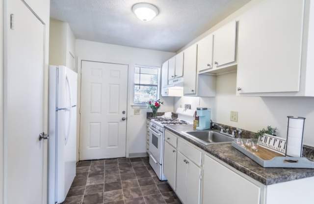 3417 Range Line Road  APT 6 Gallery 3
