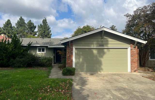 Beautiful 3 bed 2 bath home In San Jose. This is a must see! Gallery 1