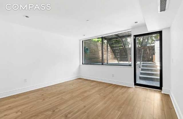 1083 Lafayette Avenue photos photos