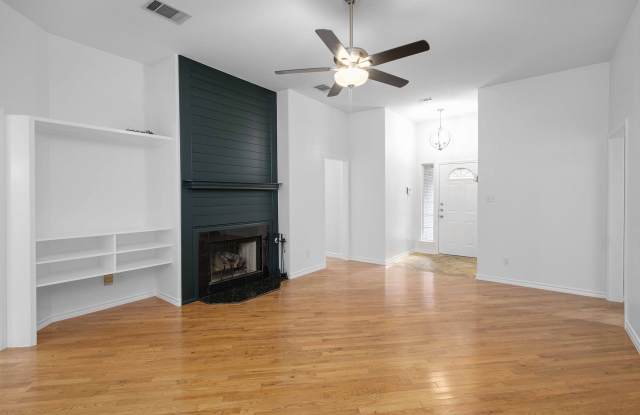 1816 Pearce Court Gallery 2