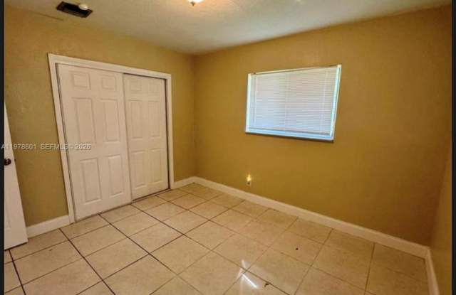 6471 SW 27th St # 0 Gallery 2
