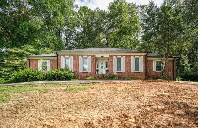740 Friar Tuck Ln. - 740 Friar Tuck Lane, Cookeville, TN 38501