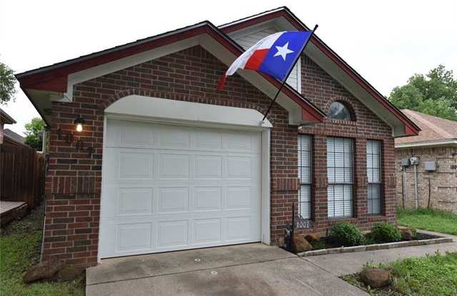 1007 Mack Place Gallery 2