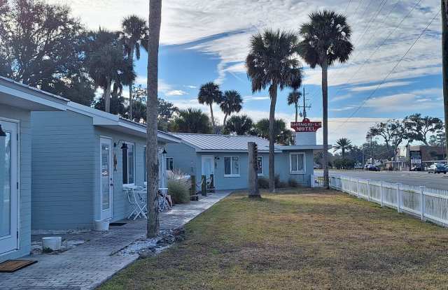 NSB FURNISHED EFFICIENCY UNIT-ALL UTILITIES INCLUDED INCLUDING WI-FI! Gallery 4