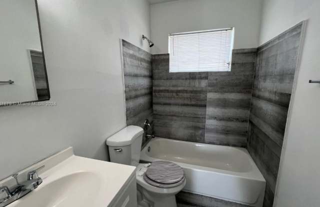 821 NW 7 LLC photos photos