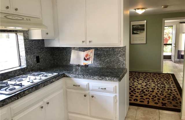 1219 E Fairway Drive Gallery 2