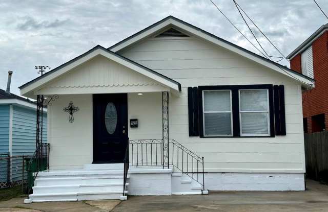 925 Ave. B photos photos