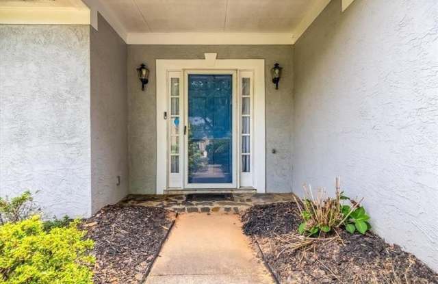 190 Glen Holly Drive Gallery 3