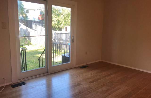 1442 FARMCREST WAY Gallery 3