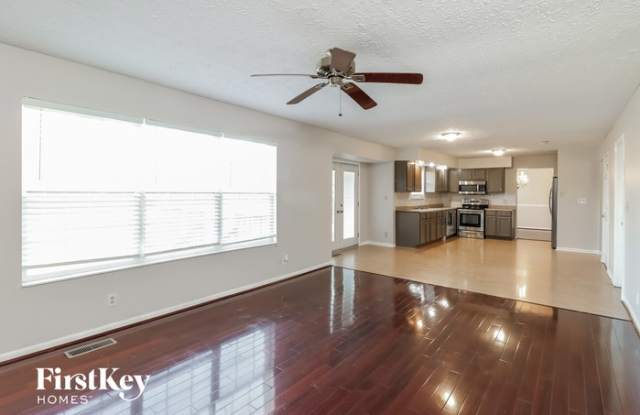 3574 Lakewood Court Gallery 4
