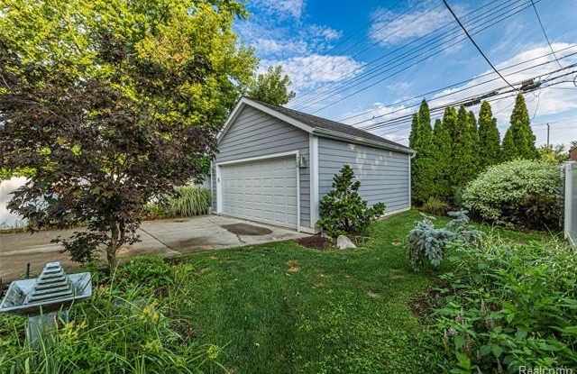 16276 Kirkshire Avenue Gallery 3