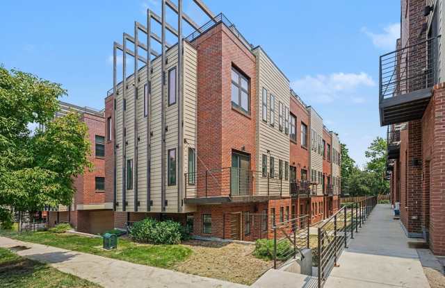 2 Bed, 1 Bath Townhouse with Roof Top Deck photos photos