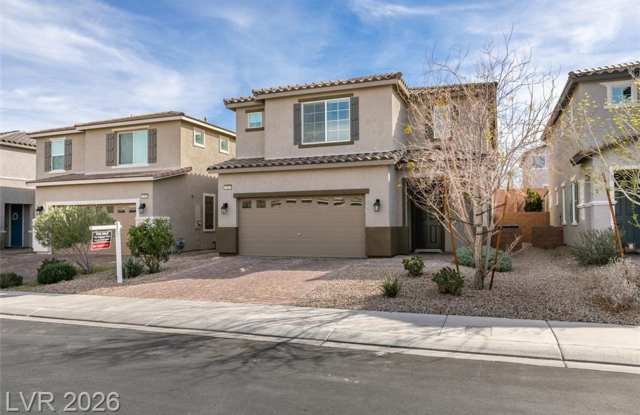 HENDERSON HOME WITH A BEDROOM  FULL BATHROOM DOWNSTAIRS!! photos photos