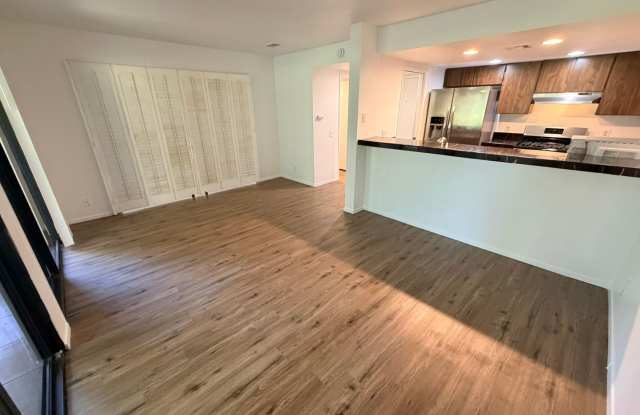 Charming One Bedroom Condo At Riviera Gardens. Gallery 4