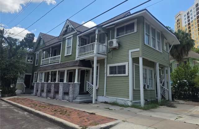212 W BEACH Place Gallery 1