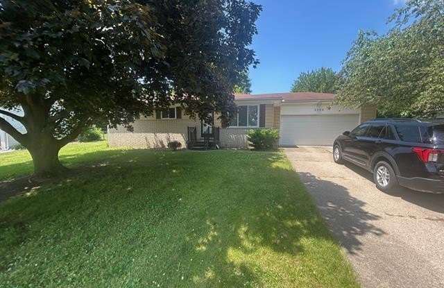 3900 Orchard View Avenue photos photos