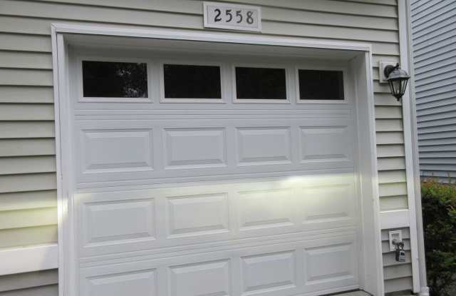 2 Bedroom 2 Bath Condo in Dupont !! Gallery 4