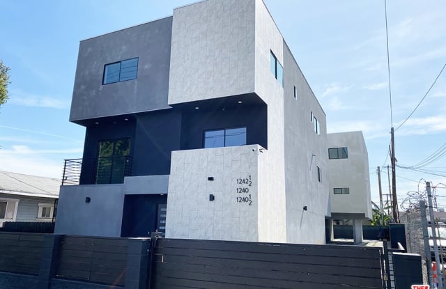 1242 S HARVARD - 1242 South Harvard Boulevard, Los Angeles, CA 90006