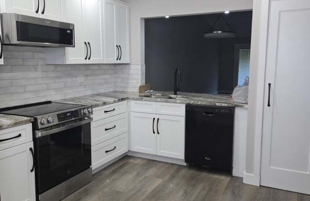 2074 SEA HAWK Drive E Gallery 1
