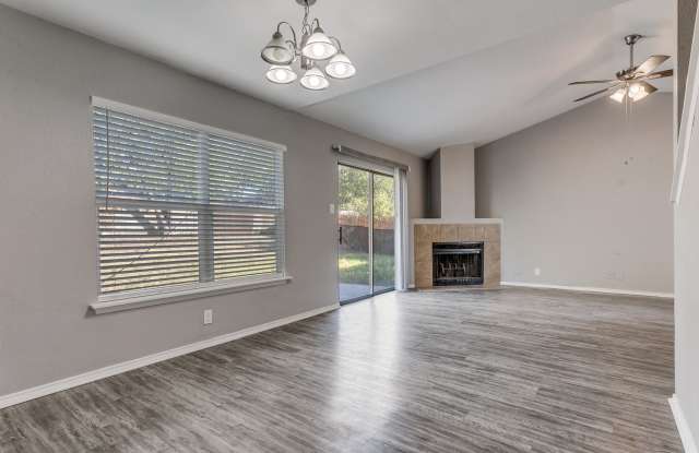 4031 SUNRISE BLUFF DR Gallery 4