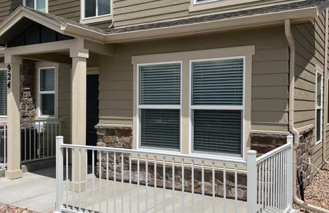 NEWER END UNIT TWO STORY TOWNHOME WITH A/C  1 CAR GARAGE  PIKES PEAK VIEWS! photos photos