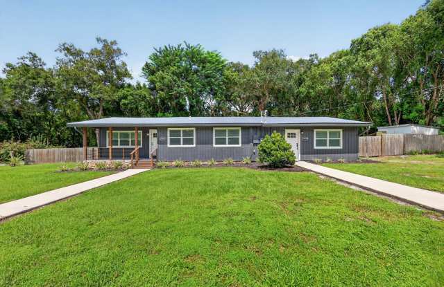 Beautifully Updated 2BR/2BA Duplex in Sorrento Gallery 2