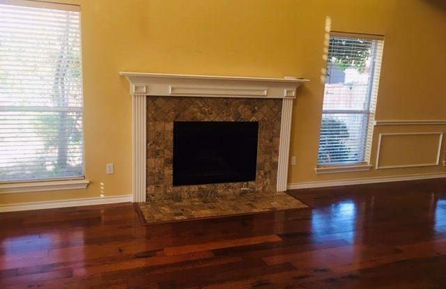 4216 Lauren Gallery 3