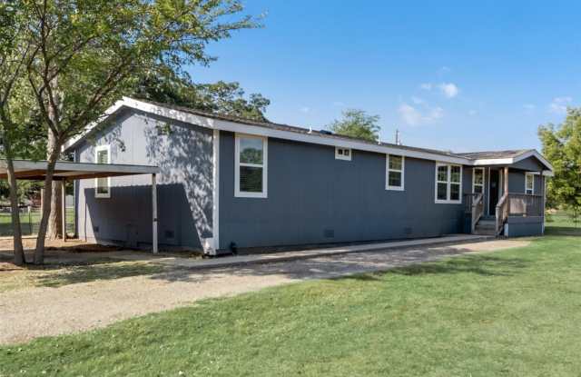 220 Ranch Road Gallery 4
