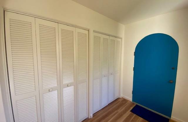 221 9th Street Gallery 4