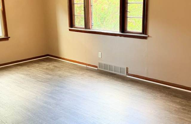 2 bedroom single family home ready now-Shenango school district Gallery 4