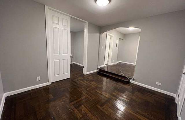55 E 196 St photos photos