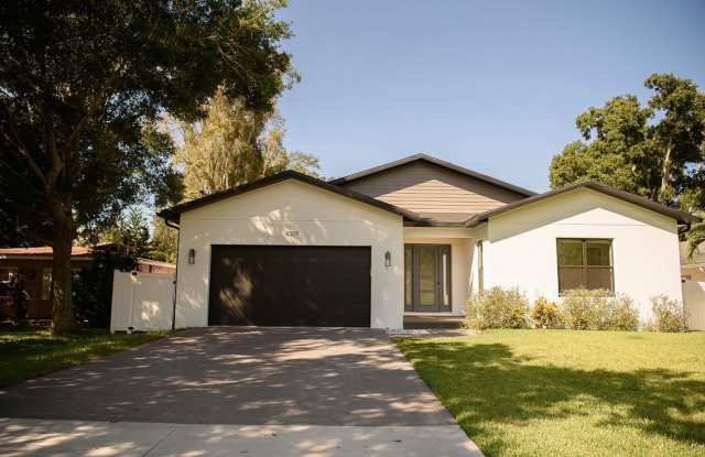 Beautiful South Tampa 4BR/3BA Home with 2 Car Garage and Fenced Yard photos photos