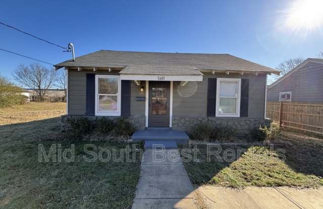 1601 Geyer St photos photos