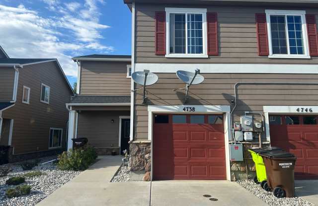 3 Bed 3 Bath Townhouse with a 1 Car Attached Garage!! photos photos