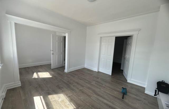10713 Northern Boulevard Gallery 1