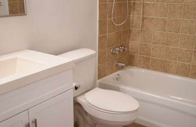 40 AVE - 1885 photos photos 40 AVE - 1885 photos photos