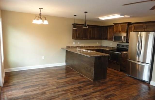 Your Dream Rental Home Awaits: Spacious 3BR/2.5BA in a Charming HOA Neighborhood! Gallery 3