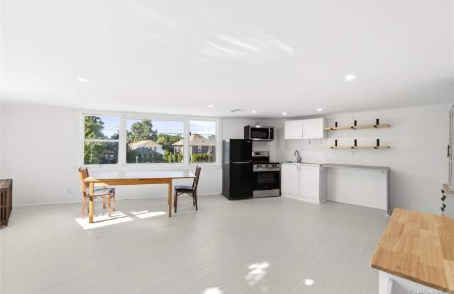 162 Mill Road Gallery 1
