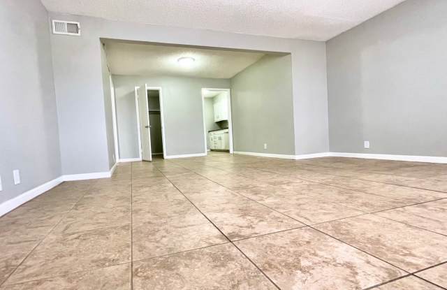 3934 Englewood Circle photos photos