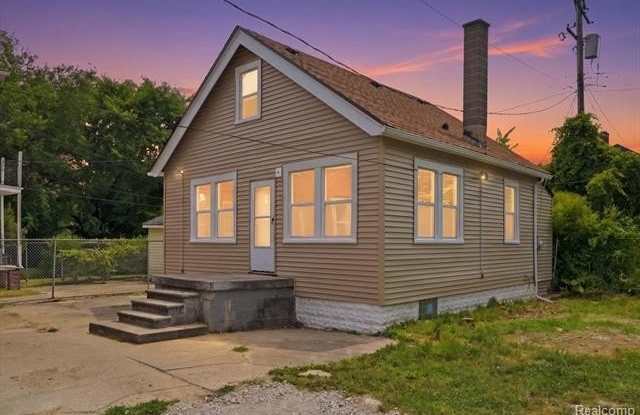 2245 W Grand Street(Rear) photos photos