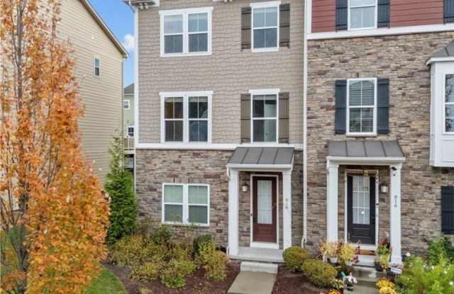 818 Oneida Cir - 818 Oneida Circle, Allegheny County, PA 16046
