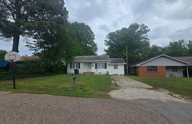 3 Bed 1 Bath Home in Shawnee! photos photos
