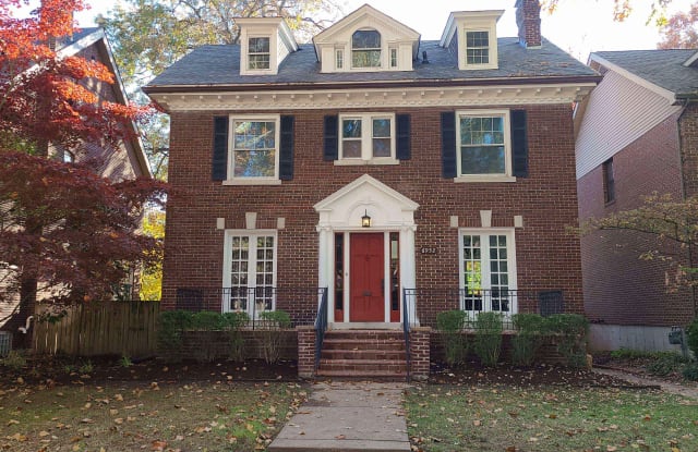 6952 Waterman Ave - 6952 Waterman Avenue, University City, MO 63130