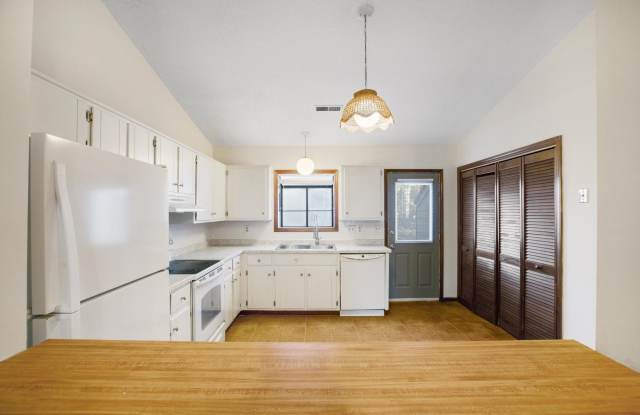 205 Corey Court Gallery 4