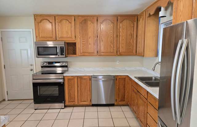 COMING SOON! 9/1/2026 Beautifully updated NE Heights 3 Bedroom 2 Bath 2 Car Garage with larger yards! Gallery 4