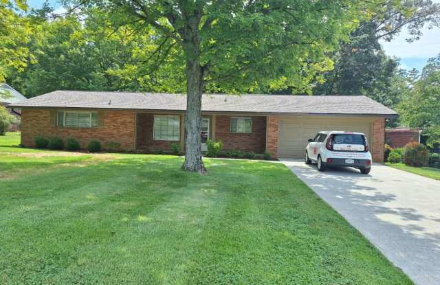 Near West Town Mall- 4bds/2.5 bath Rancher. NO PETS! Located in West Hills school zones. photos photos