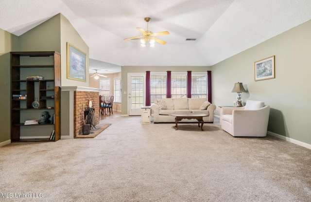 3576 HOLLY Cv Gallery 2