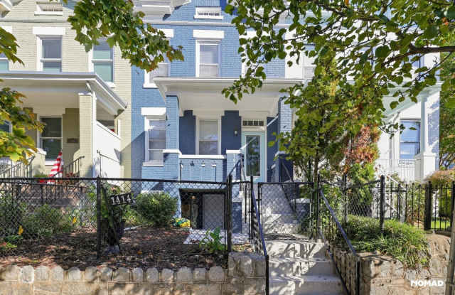 Charming 3 BR, 2.5 Bath Townhome on Capitol Hill Gallery 1